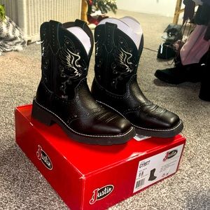 Brand new never work Justin Deercow Cross boots